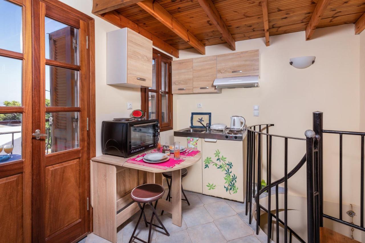 Coralli House Chalki Town Esterno foto