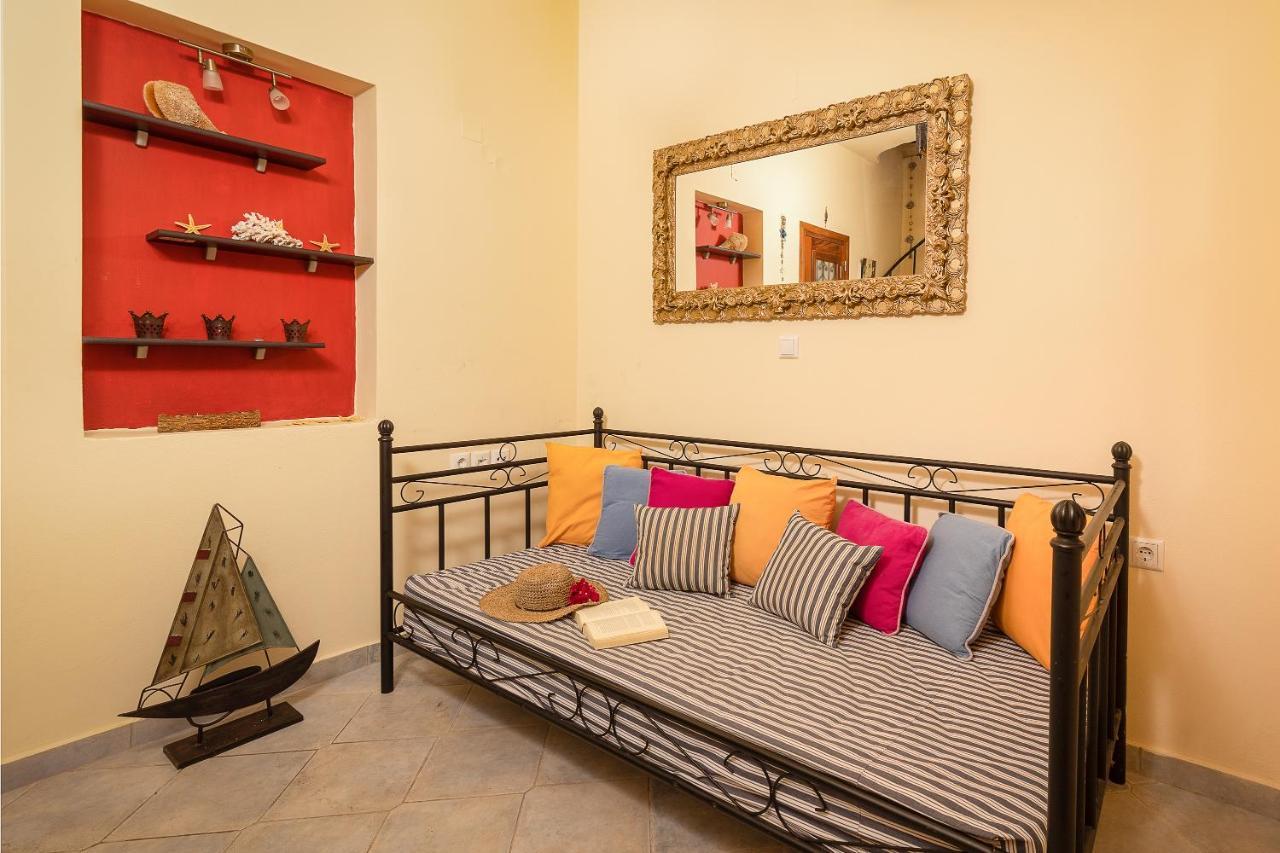 Coralli House Chalki Town Esterno foto