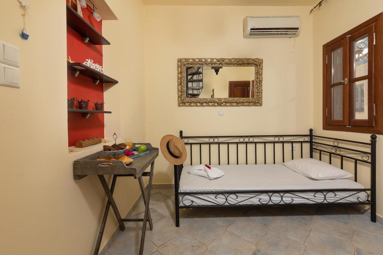 Coralli House Chalki Town Esterno foto