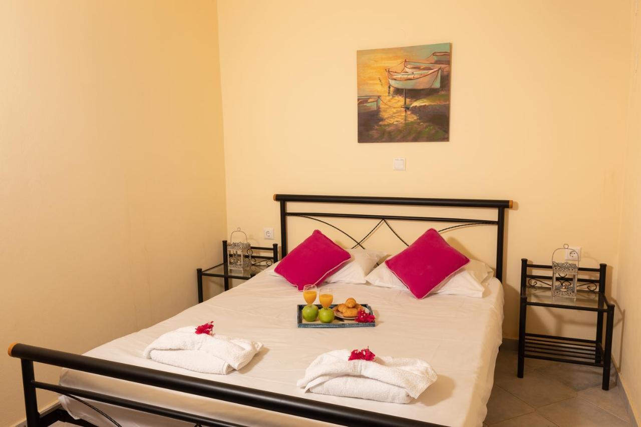 Coralli House Chalki Town Esterno foto